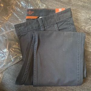 Dockers Alpha Khaki in Grey 30x30 NWT